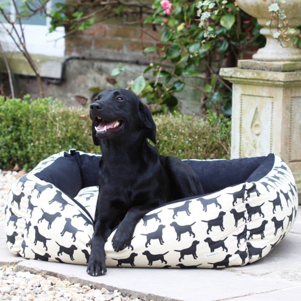 The Labrador Company Large Dog Bed - Black Labrador